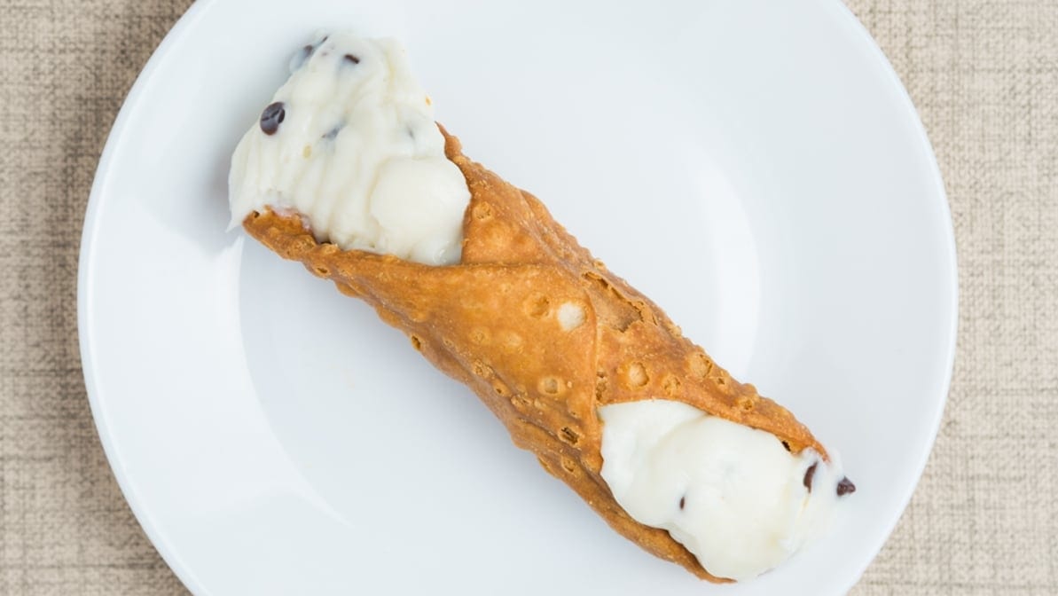 Cannoli.